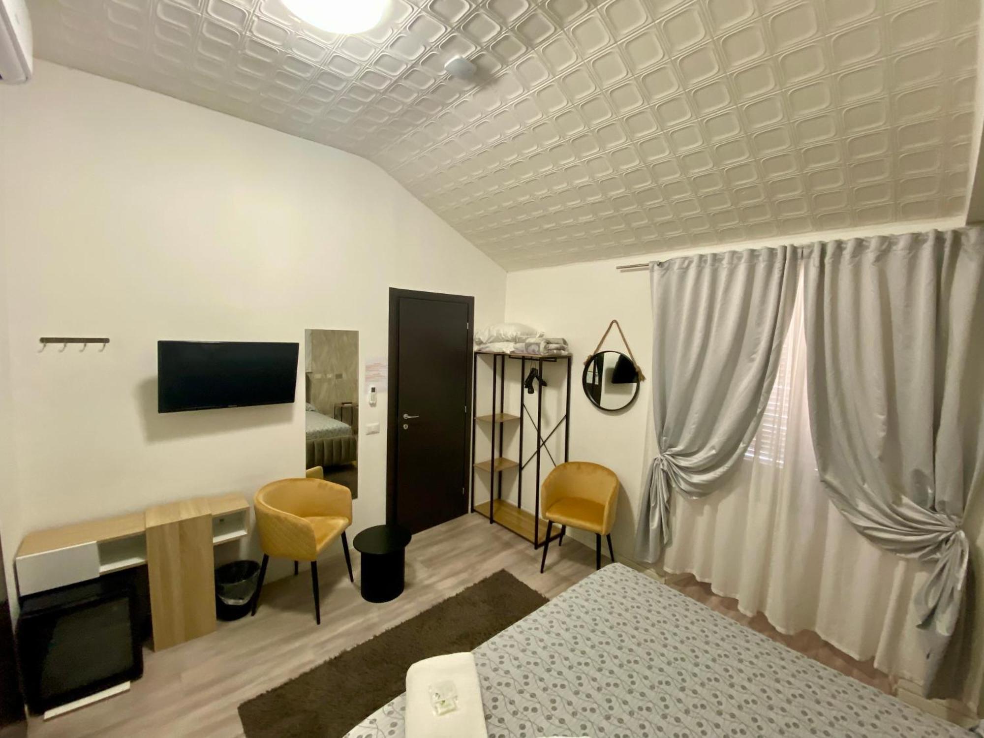 Guest House Minas Мілан Екстер'єр фото